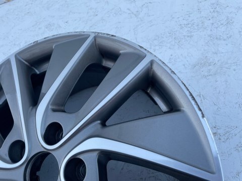 HYUNDAI FELGA 7.0" x 17" 5x114.3 ET 53 HYUNDAI FELGA 7.0" x 17" 5x114.3 ET 53