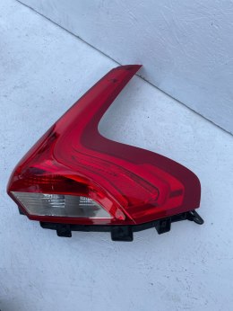 VOLVO V40 XC40 II LED LAMPA PRAWA TYŁ TYLNA ORG