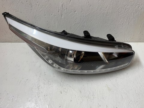 LAMPA PRZEDNIA PRZÓD PRAWA KIA CEED 2 II XENON LED FV WYS 24H LAMPA PRZEDNIA PRZÓD PRAWA KIA CEED 2 II XENON LED FV WYS 24H