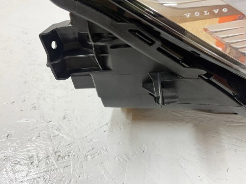 VOLVO XC60 II LIFT FULL LED REFLEKTOR PRAWY PRZEDNI ORG FV WYS 24H VOLVO XC60 II LIFT FULL LED REFLEKTOR PRAWY PRZEDNI ORG FV WYS 24H