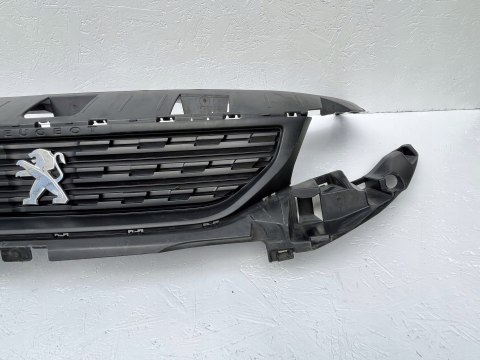 PEUGEOT PARTNER IV 2019- GRILL ATRAPA 9818281980 ORG FV WYS 24H PEUGEOT PARTNER IV 2019- GRILL ATRAPA 9818281980 ORG FV WYS 24H