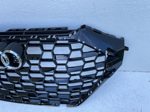 Audi RSQ3 83A schwarz glosse kühlergrill ab Bj. 2018 - Original Audi RSQ3 83A schwarz glosse kühlergrill ab Bj. 2018 - Original