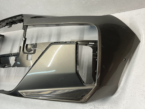 BMW 7er G70 M paket Bj.2022- Stoßstange vorne Vorderseite Original mb515 BMW 7er G70 M paket Bj.2022- Stoßstange vorne Vorderseite Original mb515