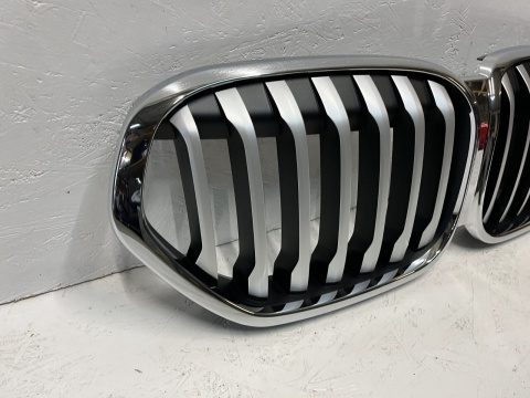 BMW X1 F48 LCI ab Bj. 2019 - Niere Frontmaske Kühlergrill Grill Original 8493450 BMW X1 F48 LCI ab Bj. 2019 - Niere Frontmaske Kühlergrill Grill Original 8493450