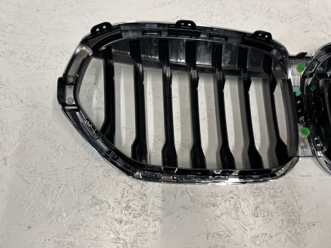 BMW X1 F48 LCI ab Bj. 2019 - Niere Frontmaske Kühlergrill Grill Original 8493450 BMW X1 F48 LCI ab Bj. 2019 - Niere Frontmaske Kühlergrill Grill Original 8493450
