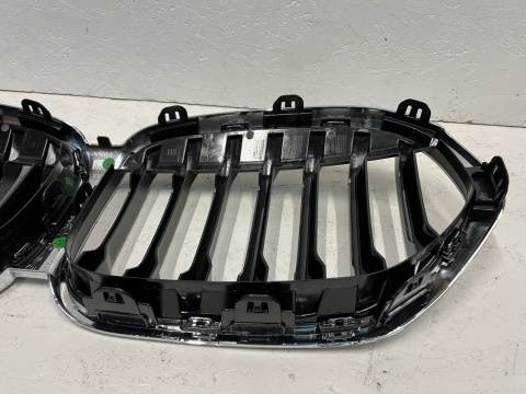 BMW X1 F48 LCI ab Bj. 2019 - Niere Frontmaske Kühlergrill Grill Original 8493450 BMW X1 F48 LCI ab Bj. 2019 - Niere Frontmaske Kühlergrill Grill Original 8493450