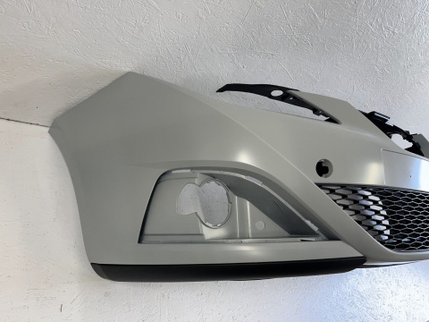 Seat Ibiza IV 6J Stoßstange vorne front bumper Neu 6J0807221 Original m Seat Ibiza IV 6J Stoßstange vorne front bumper Neu 6J0807221 Original m