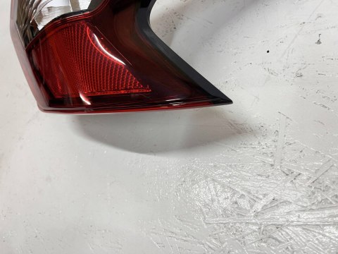 Nissan Micra K14 2017 Tył strona prawa Lampa tylna 220-18727 ORG FV Nissan Micra K14 2017 Tył strona prawa Lampa tylna 220-18727 ORG FV