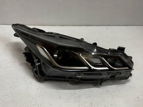 Toyota Corolla E210 E21 SEDAN REFLEKTOR PRAWY 81110-02T31 ORG FV Toyota Corolla E210 E21 SEDAN REFLEKTOR PRAWY 81110-02T31 ORG FV