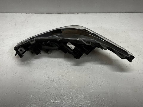 Toyota Corolla E210 E21 SEDAN REFLEKTOR PRAWY 81110-02T31 ORG FV Toyota Corolla E210 E21 SEDAN REFLEKTOR PRAWY 81110-02T31 ORG FV