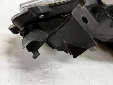 Toyota Corolla E210 E21 SEDAN REFLEKTOR PRAWY 81110-02T31 ORG FV Toyota Corolla E210 E21 SEDAN REFLEKTOR PRAWY 81110-02T31 ORG FV